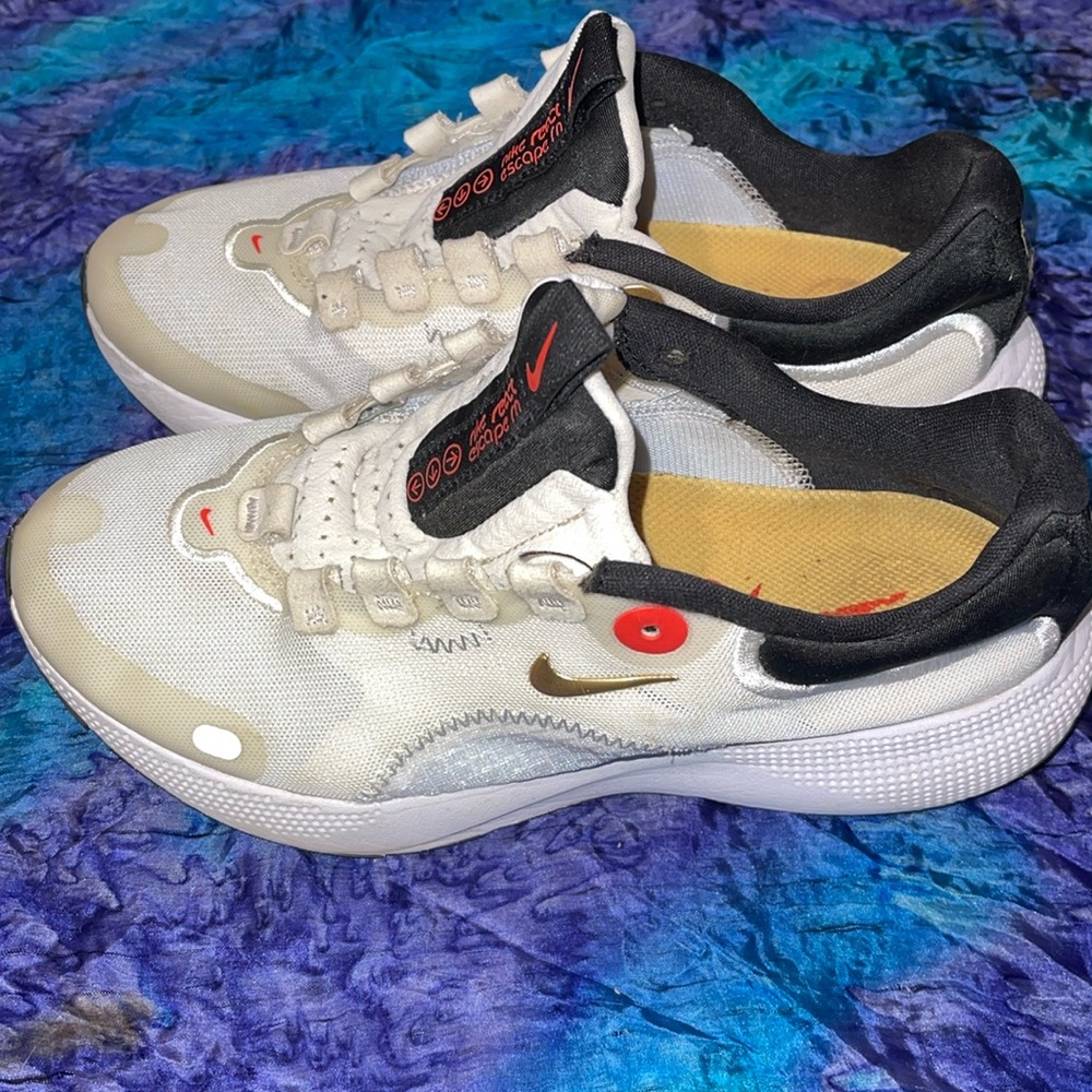 Nike React Escape Rn Running Sneakers (without laces)